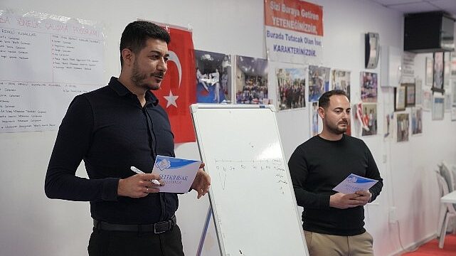 ] Seferihisar Belediyesi Taekwondo sporcularına Türkiye Şampiyonası öncesi “Psikolojik Destek”
