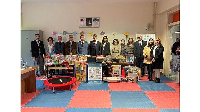 Tohum Otizm Vakfı ve İstanbul Özel Saint-Joseph Fransız Lisesi’nin Desteğiyle Ataşehir’de Özel Eğitim Sınıfı Yenilendi