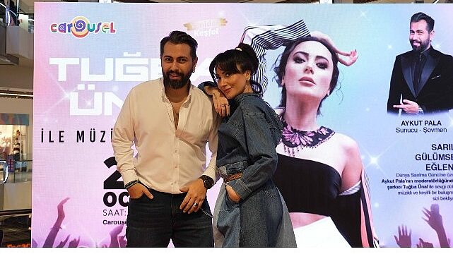 Tuğba Ünal, Dünya Sarılma Günü kapsamında hayranlarıyla buluştu