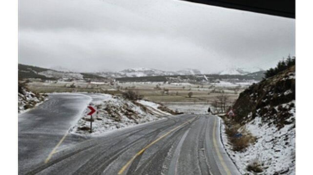 Yağışlı haftada kar ve buzlanmalara karşı çalışmalar sürüyor