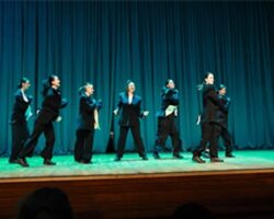 Yasemin Sakallıoğlu, İzmirlileri kahkahaya boğdu