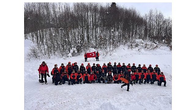 Zorlu kış şartlarında saniyelerle yarışıldı