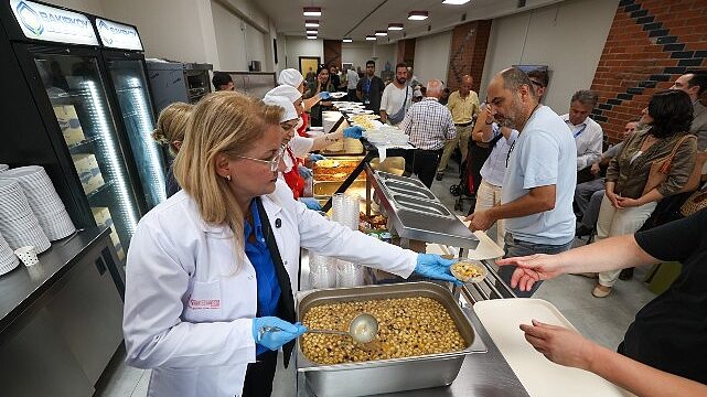 Bakırköy Belediyesi Sosyal Hizmetlerle Dayanışmayı Büyüttü