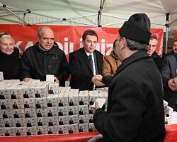 Başkan Aydın, Berat Kandili’nde Vatandaşlarla Buluştu