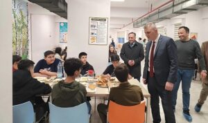 Başkan Sezer Ramazan Bereketini Gölcüklülerle Paylaşıyor