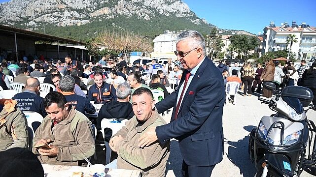 Başkan Yardımcısı Gül’den belediye personeline yemek