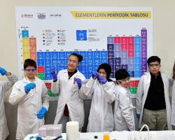 Bornovalı çocukların Kış Bilim Kampı heyecanı