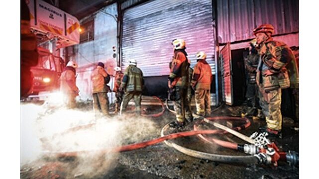 Buca’da mobilya atölyesinde yangın alarmı