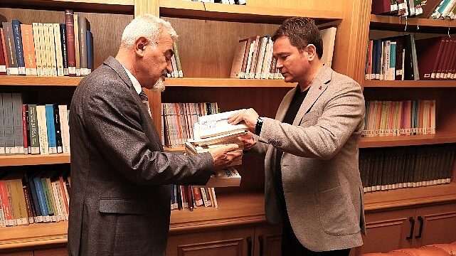 ÇGD Bursa Şubesi Osmangazi’ye Uğur Mumcu Kitaplarını Bağışladı