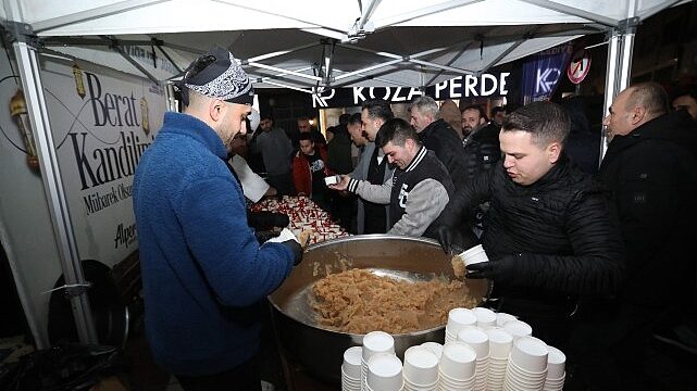 İnegöl Belediyesi’nin Kandil Geleneği Lazlar Camii’nde Devam Etti