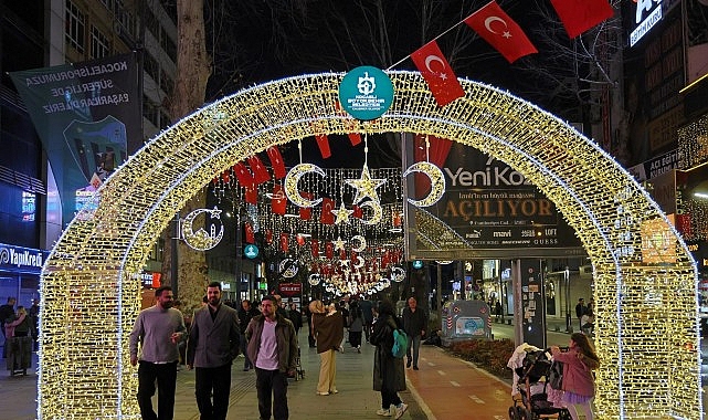 İzmit, Ramazan’ı ışıl ışıl karşılıyor