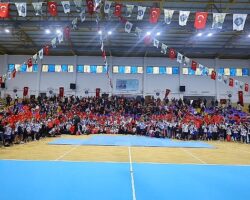 Karabağlar ’da Sömestr Spor Şenliği Bayram Havasında Geçti