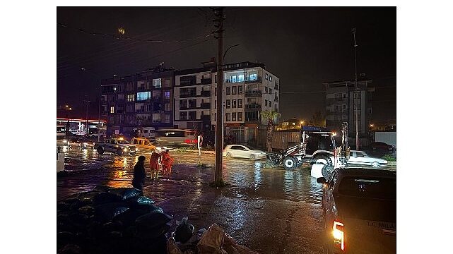 Milas Belediyesi Ekipleri Yoğun Yağış ve Fırtına Nedeniyle 7/24 Görev Başındaydı