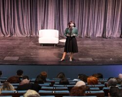 Akademisyen Anne Çankayalılarla Buluştu