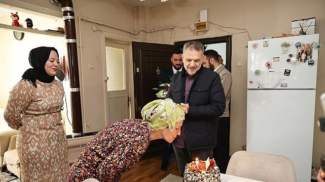 Akın’dan kanseri yenen vatandaşa sürpriz