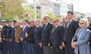 Atatürk’ün Edremit’e gelişinin 92. yılı törenlerle kutlandı