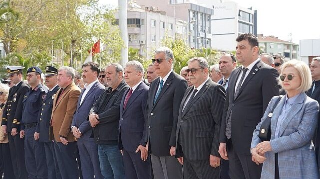 Atatürk’ün Edremit’e gelişinin 92. yılı törenlerle kutlandı