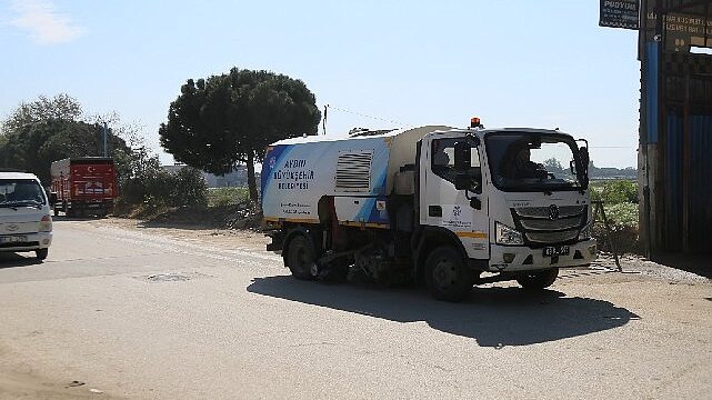 Aydın Büyükşehir Belediyesi’nden Acarlar’da çevre düzenleme ve bakım çalışması