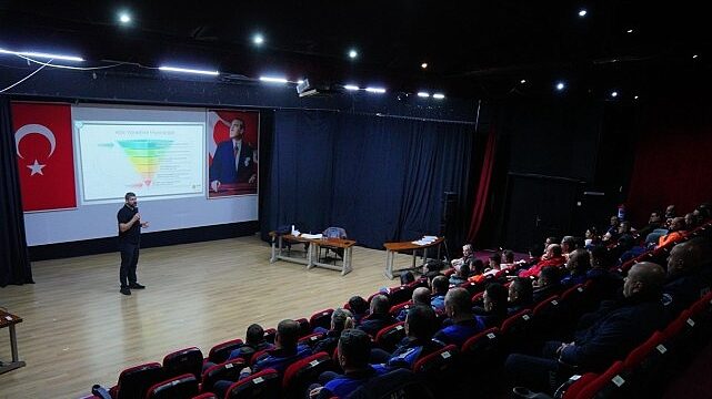 Ayvalık’ta Çevre Hamlesi: Atık Getirme Merkezi İçin Eğitim Başladı