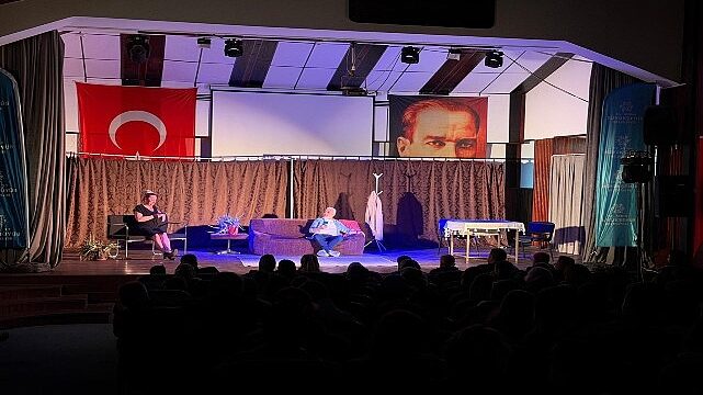 Başkan Çerçioğlu Vatandaşları Tiyatro ile Buluşturmaya Devam Ediyor