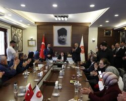 Başkan Özarslan 23 Nisan’da Makamını Şehit Oğlu Taha Burak Çakır’a Devretti