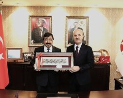 Başkan Prof. Dr. Erol Özvar, İKÇÜ’yü Ziyaret Etti