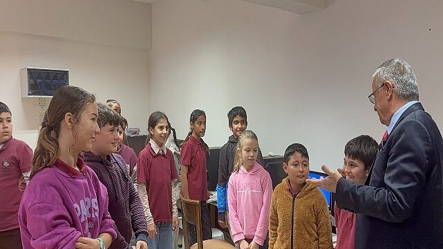 Başkan Topaloğlu’ndan öğrencilere ziyaret