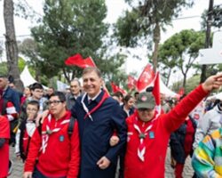 Başkan Tugay çocuklarla 23 Nisan coşkusunu paylaştı