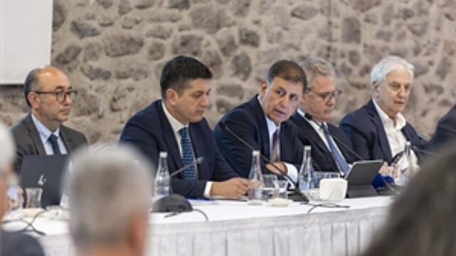 Başkan Tugay: Enerji güvenliği için şehirler kendi sistemlerini kurmalı