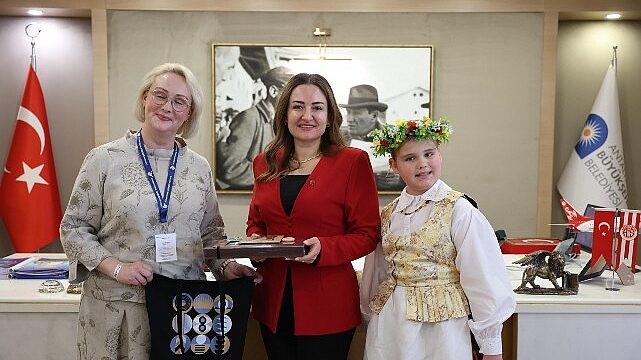 Başkan Vekili Büşra Özdemir dünya çocuklarını ağırladı