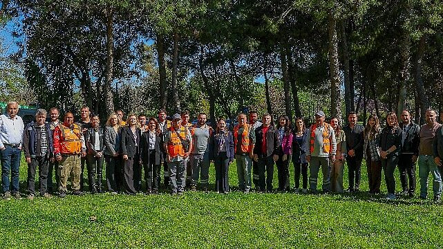 Başkan Vekili Özdemir Atatürk Kültür Parkı’nın emektarlarıyla buluştu