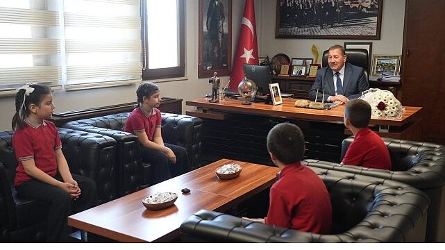 Başkanlık Koltuğuna Mehmet Emir Yiğit Oturdu