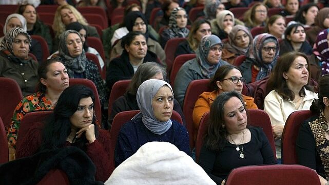 Bayraklı’da Madde Bağımlılığına Karşı Annelerle Farkındalık Eğitimi