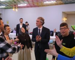 Bayrampaşa’da engel tanımayan doğum günü sevinci