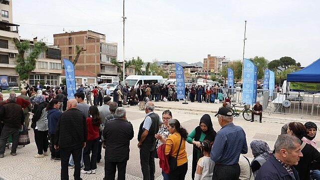 Binlerce Fide Kuşadası ve İncirliova İlçelerinde Vatandaşlarla Buluştu