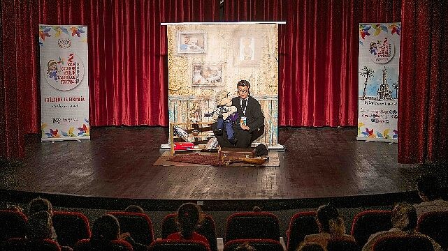 Bornova’da çocuk tiyatrosuna yoğun ilgi