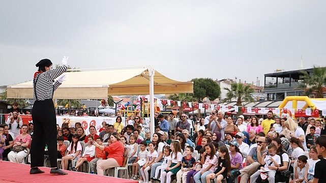 Burhaniye’de 23 Nisan Ruhuna Yakışır Kutlama