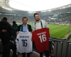 Bursaspor Tribünlerinde Kardeşlik ve Coşku Bir Arada