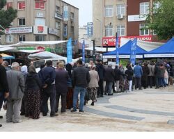 Büyükşehir Belediyesi Binlerce Fideyi Kuyucak ve Köşk’te Vatandaşlarla Buluşturdu