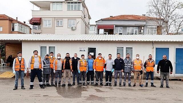 Büyükşehir toplu ulaşım araçlarını titizlikle temizliyor