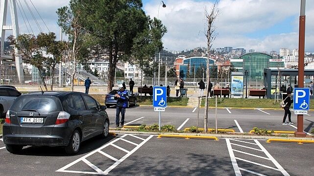 Büyükşehir Zabıtası’ndan çift taraflı parka müdahale