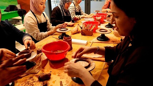 Büyükşehir’le çamurdan sanata giden yolculuk