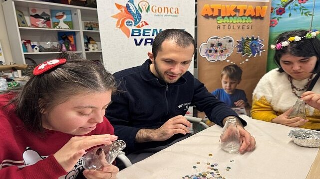 Cam atıklar, Gonca’da sanata dönüştü