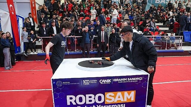 Canik’te Genç Mucitler Robotlarıyla Sahneye Çıkıyor