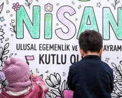 Dev küp, çocukların dünyası ile renklendi