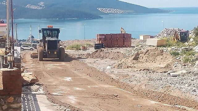 Didim’de temizlik ve düzenleme çalışmaları sürüyor