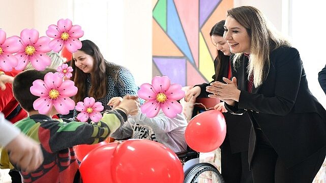 Dünya Otizm Farkındalık Günü’nde Anlamlı Ziyaret