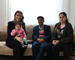 Dünya Romanlar Günü’nde Anlamlı Ziyaret