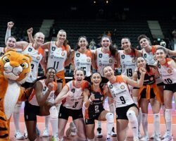 Eczacıbaşı Dynavit Vodafone Sultanlar Play-off 3-4 etabının ilk maçında galip