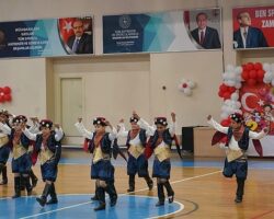 Edremit’te 23 Nisan coşkuyla kutlandı